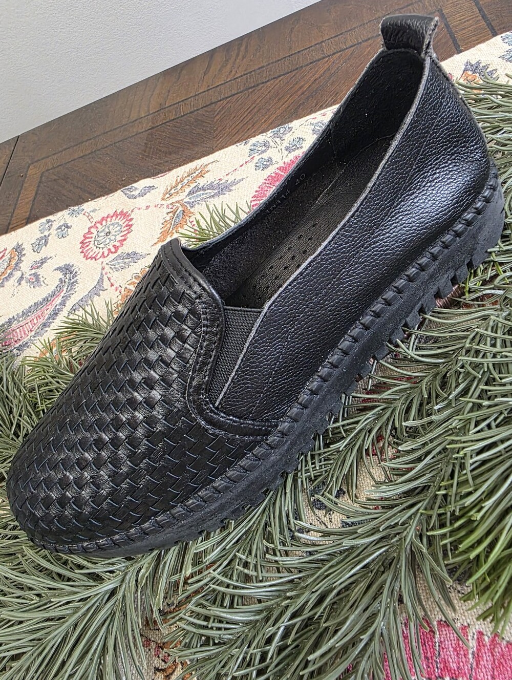 bernie mev. Women's TW114 Slip-on in Black